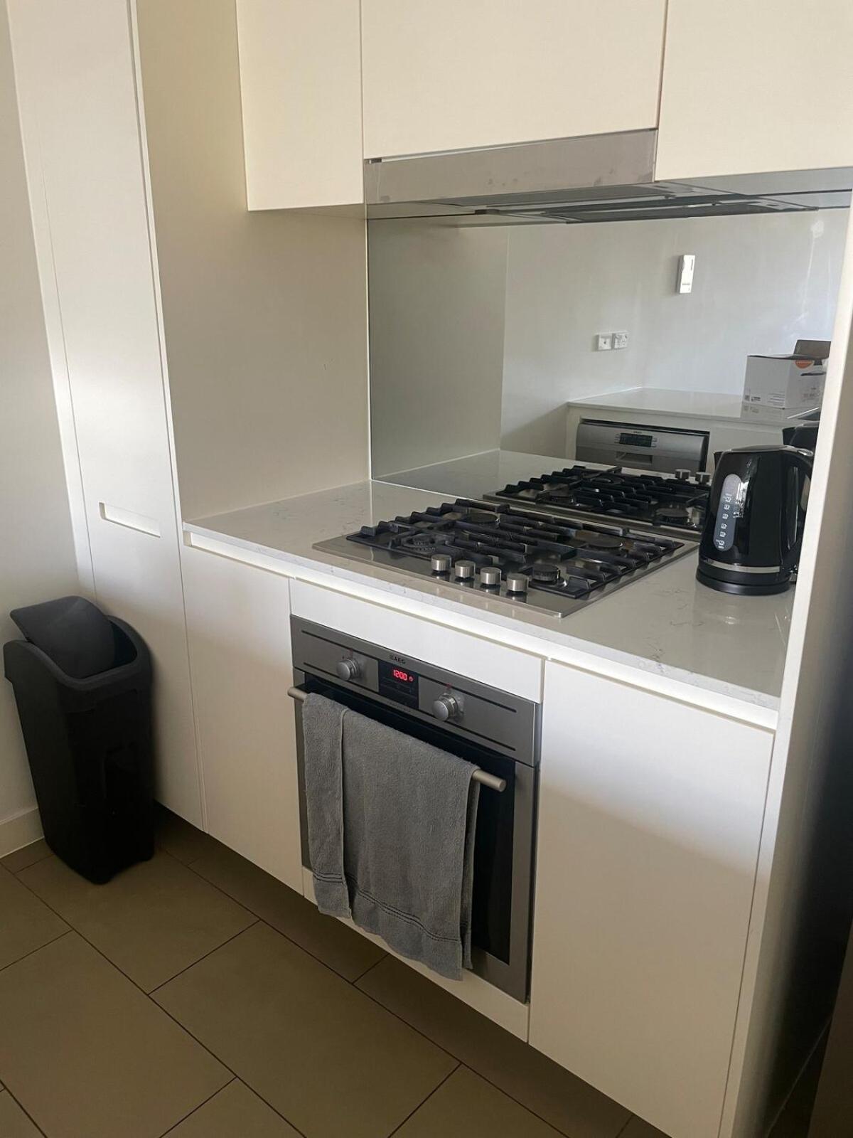 Luxury 2 Bed 2 Baths - Hurstville Apartment *
